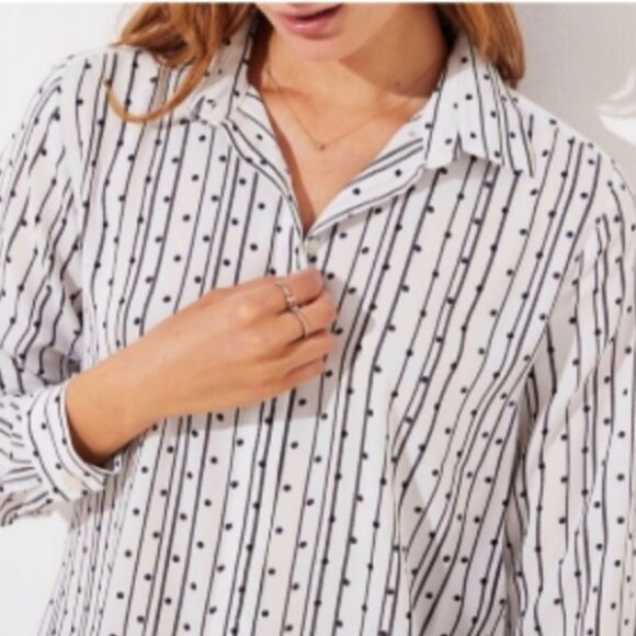 ❤️EUC Loft Blouse (size medium)❤️ - Picture 2 of 8